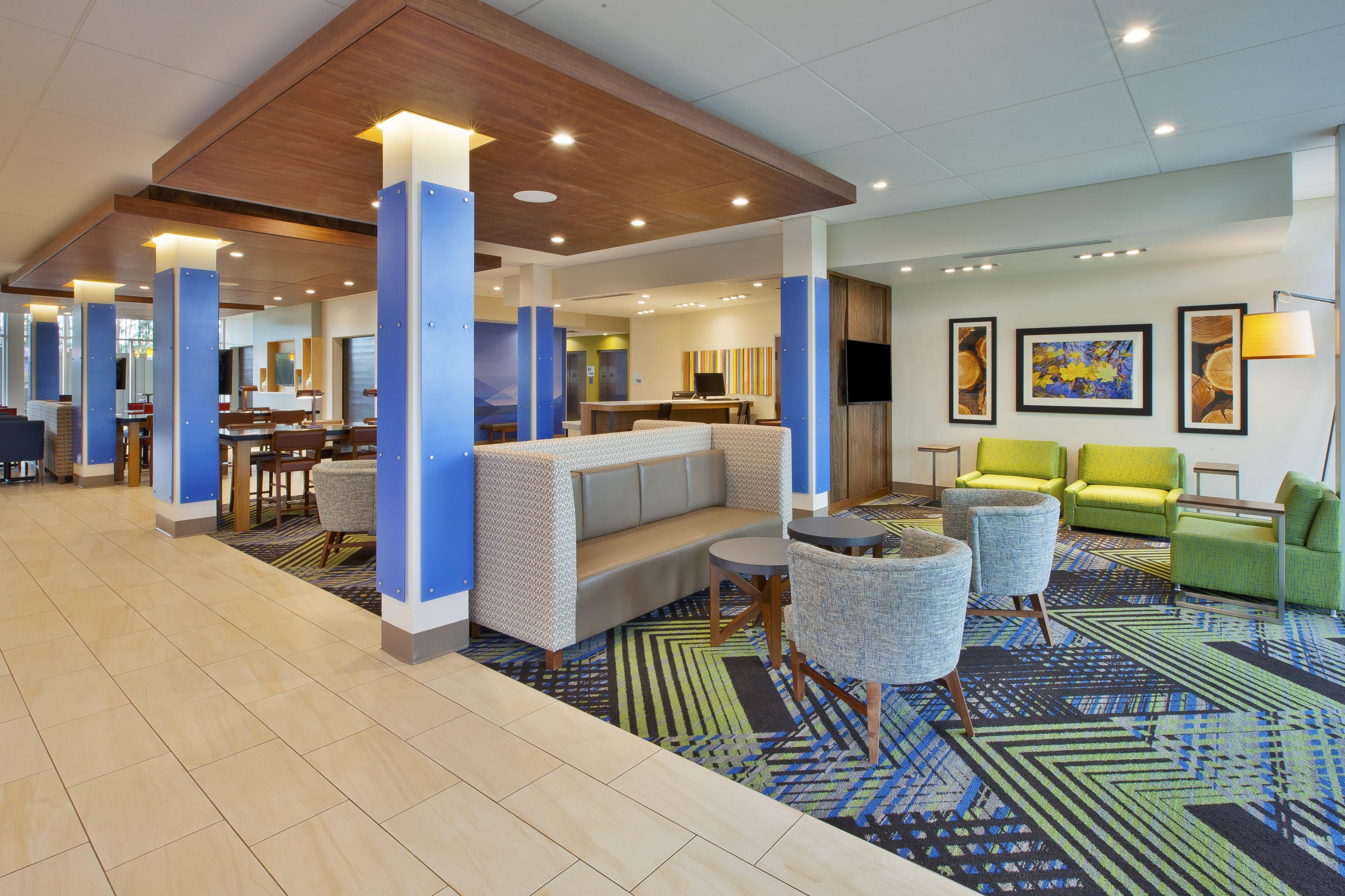 Holiday Inn Express And Suites South Hill By Ihg Εξωτερικό φωτογραφία